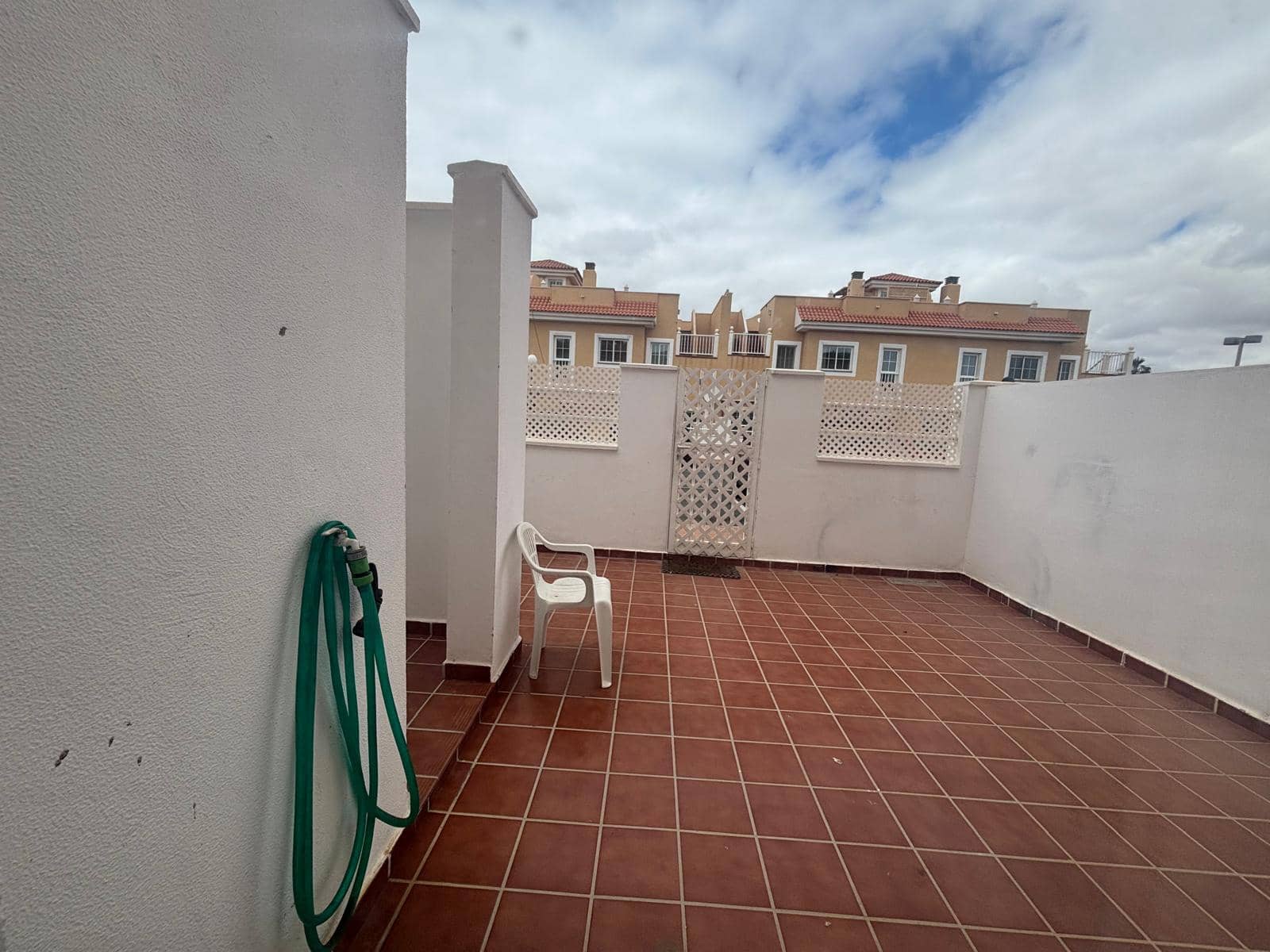 2 soverom Leilighet til salgs i Caleta de Fuste med svømmebasseng garasje - € 289 000 (Ref: 9757543)