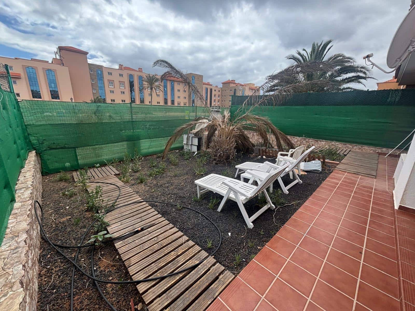 2 soverom Leilighet til salgs i Caleta de Fuste med svømmebasseng garasje - € 289 000 (Ref: 9757543)