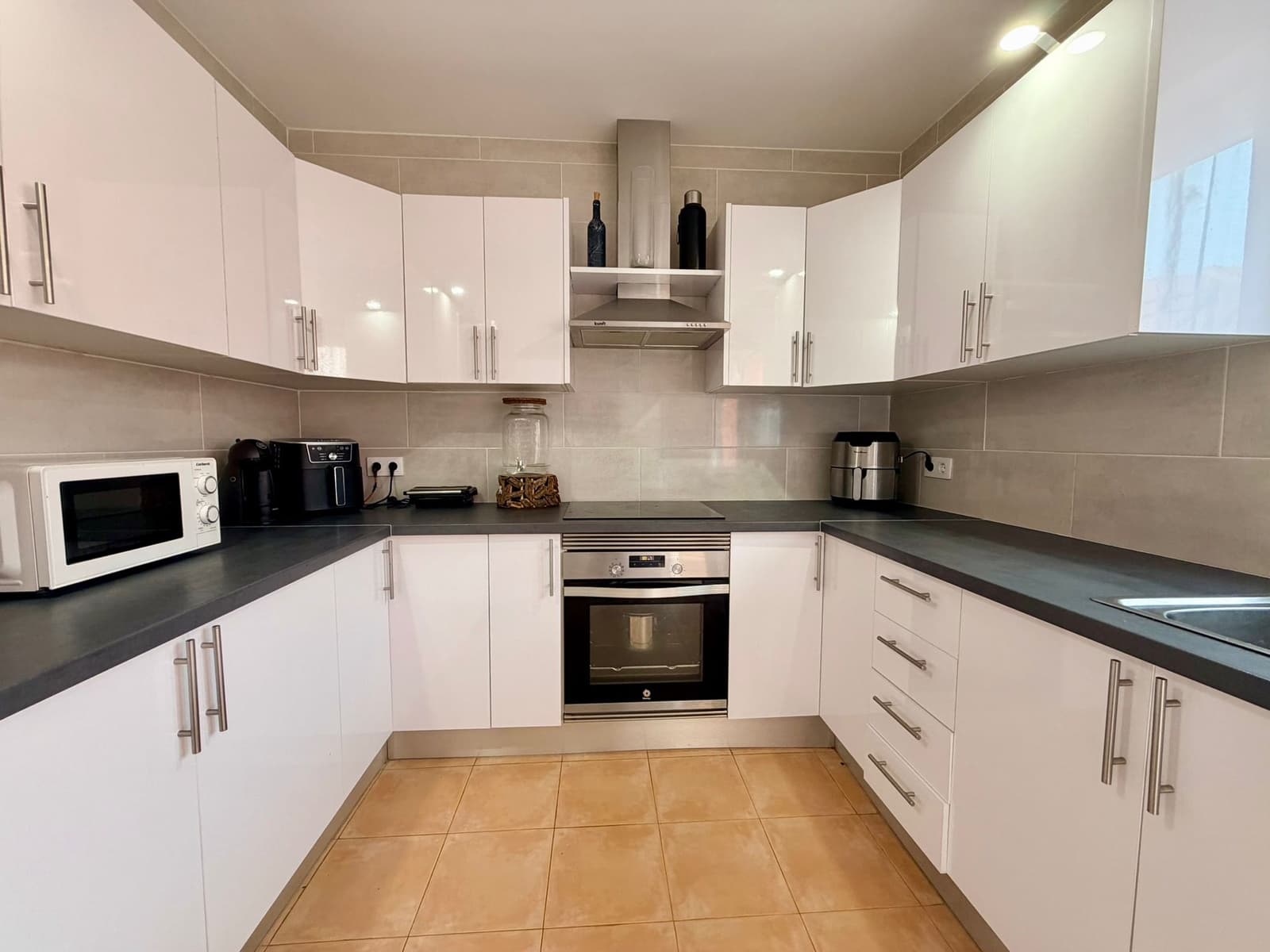 3 soveværelse Lejlighed til salg i Costa de Antigua med swimmingpool - € 219.000 (Ref: 9782367)