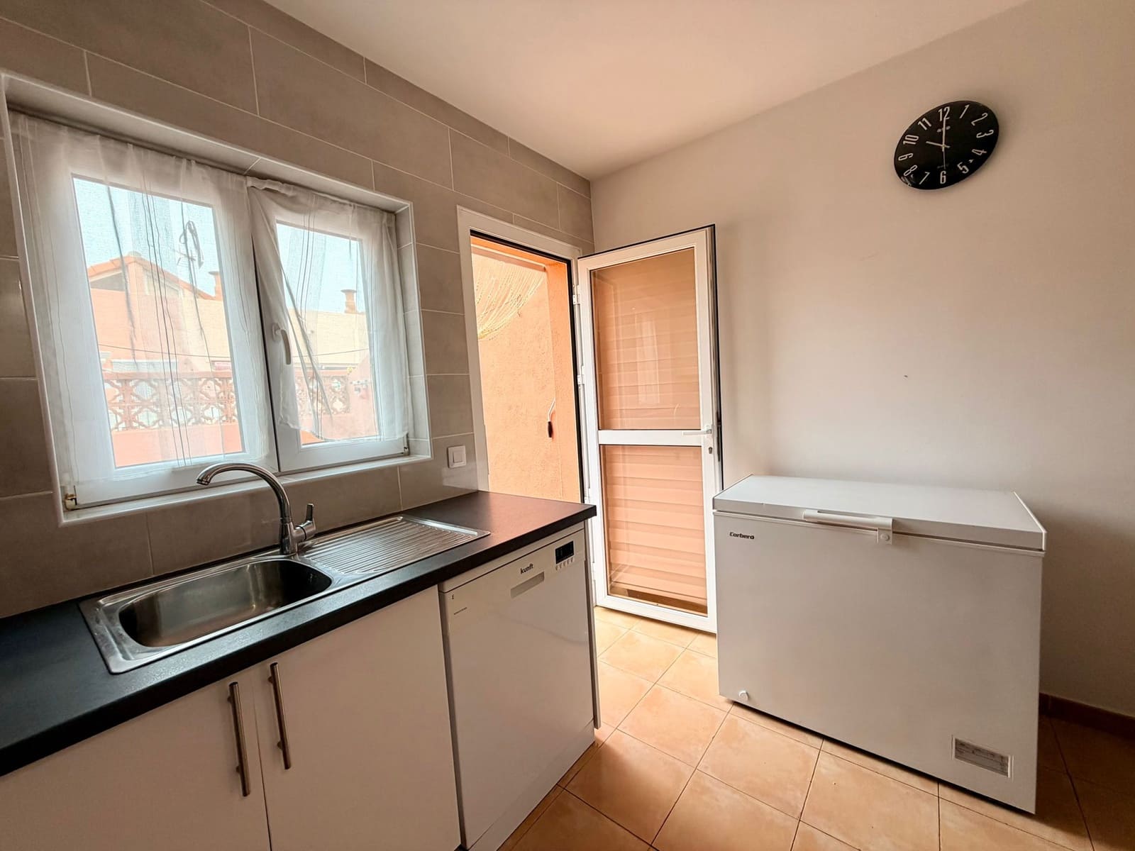 3 soveværelse Lejlighed til salg i Costa de Antigua med swimmingpool - € 219.000 (Ref: 9782367)