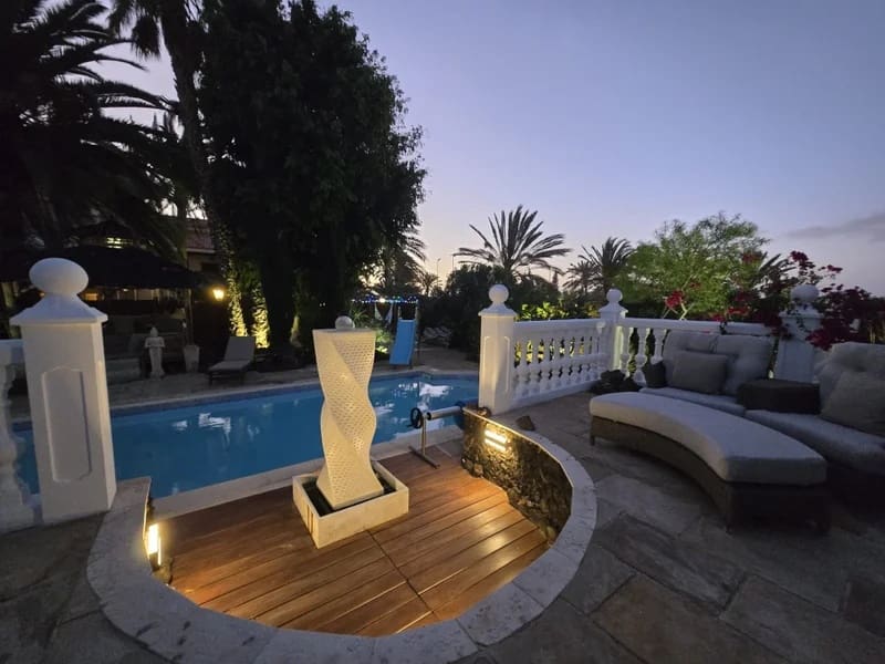 4 chambre Villa/Maison à vendre à Caleta de Fuste avec piscine - 849 000 € (Ref: 9798101)