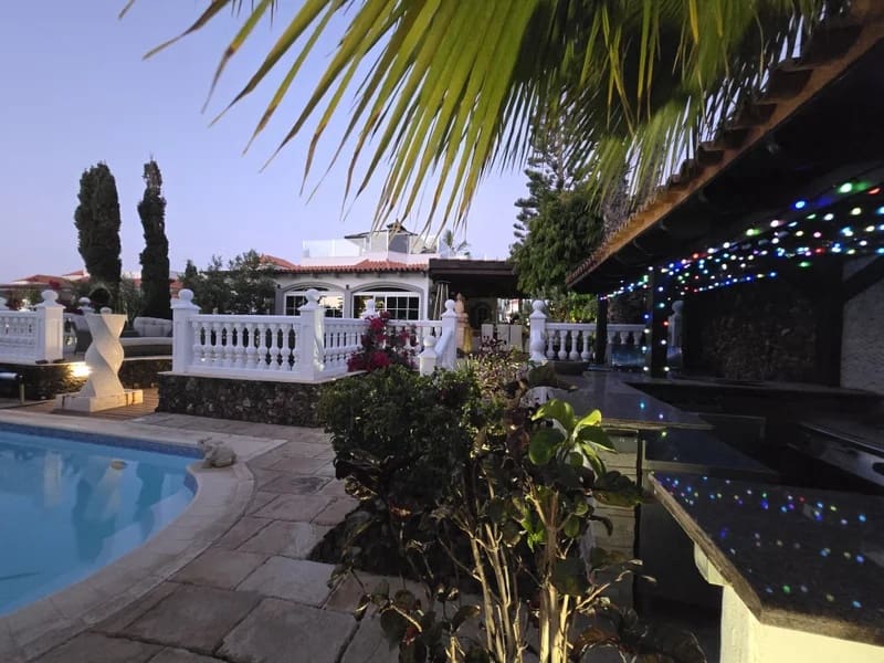 4 chambre Villa/Maison à vendre à Caleta de Fuste avec piscine - 849 000 € (Ref: 9798101)