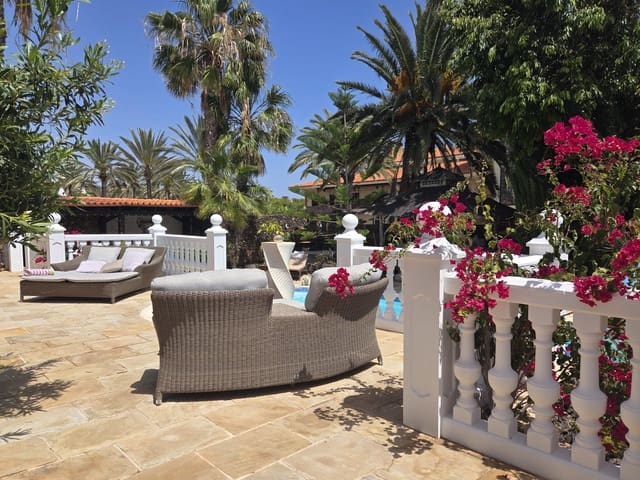 4 chambre Villa/Maison à vendre à Caleta de Fuste, Antigua avec piscine - 849 000 € (Ref: 9798101)