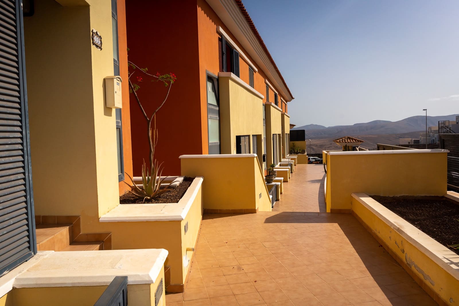 4 soveværelse Lejlighed til salg i Caleta de Fuste med swimmingpool - € 299.000 (Ref: 9798237)