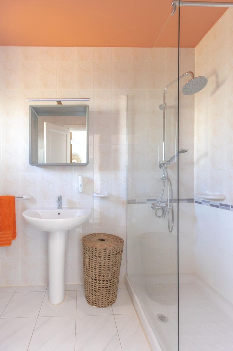 1 Zimmer Bungalow zu verkaufen in Caleta de Fuste mit Pool - 150.000 € (Ref: 9812453)