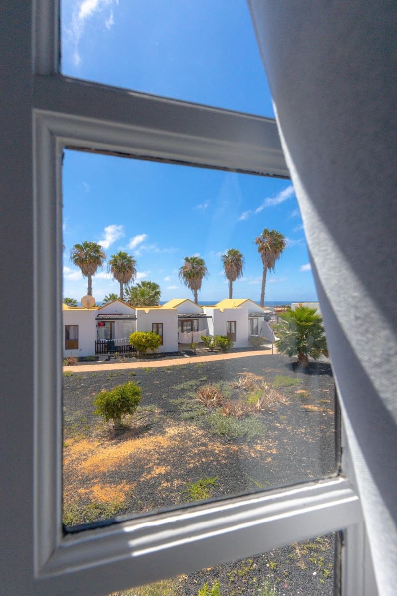 1 Zimmer Bungalow zu verkaufen in Caleta de Fuste mit Pool - 150.000 € (Ref: 9812453)