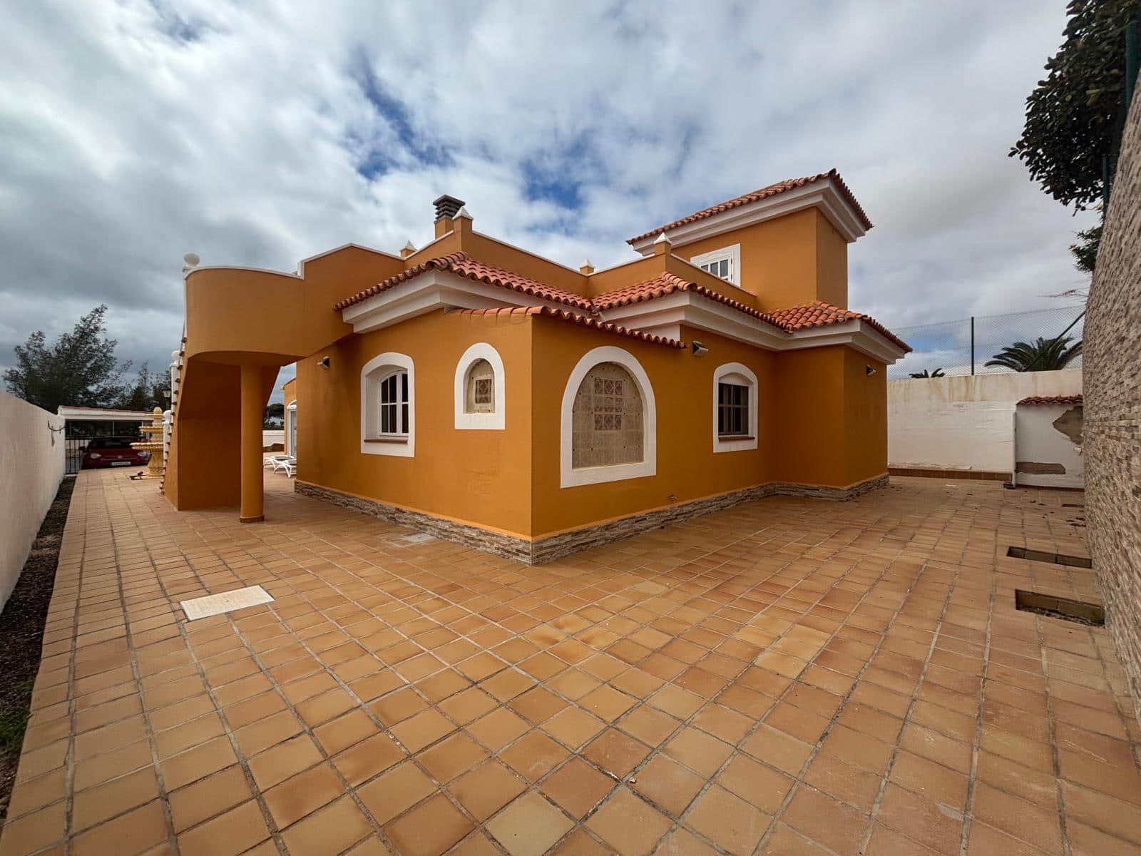 4 soverom Villa til salgs i Caleta de Fuste med svømmebasseng - € 410 000 (Ref: 9821194)