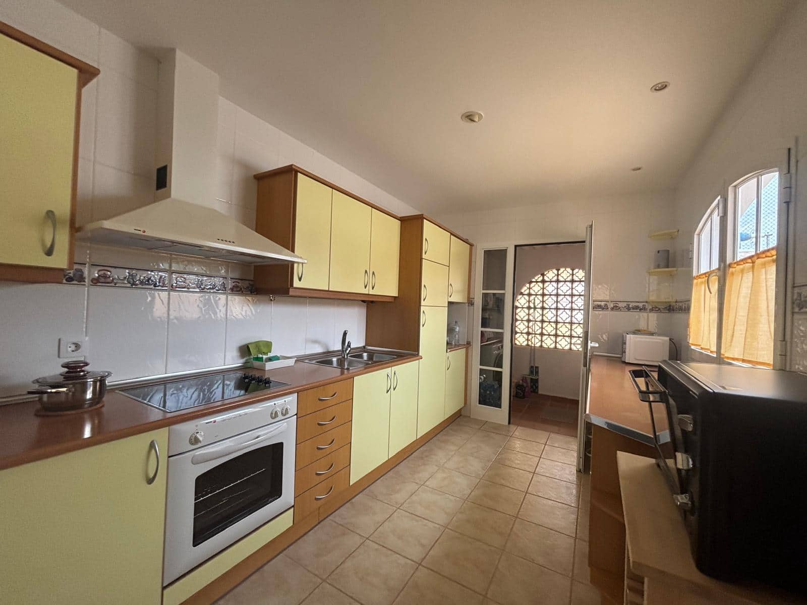 4 soverom Villa til salgs i Caleta de Fuste med svømmebasseng - € 410 000 (Ref: 9821194)