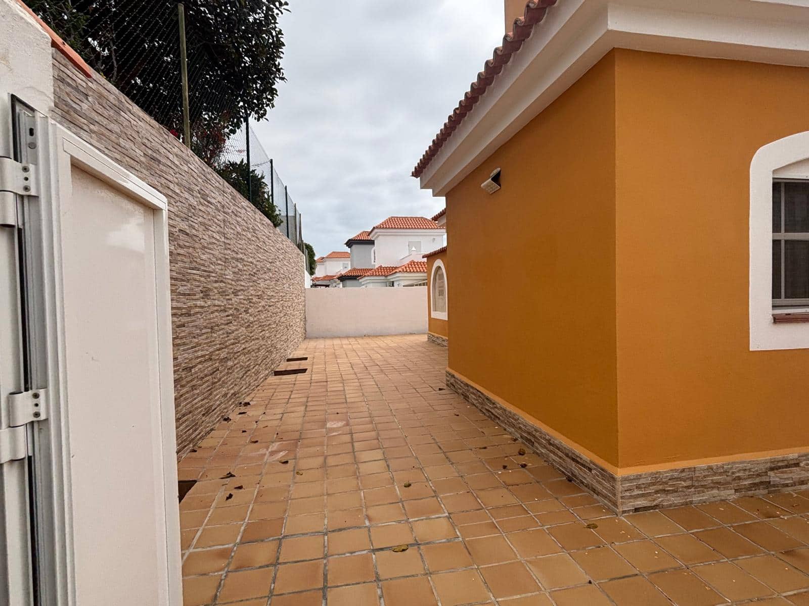4 soverom Villa til salgs i Caleta de Fuste med svømmebasseng - € 410 000 (Ref: 9821194)