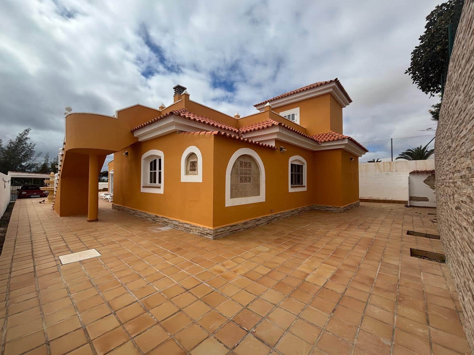 4 soverom Villa til salgs i Caleta de Fuste med svømmebasseng - € 410 000 (Ref: 9821194)