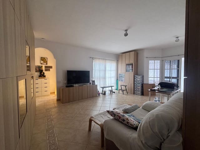 4 quarto Moradia para venda em Caleta de Fuste, Antigua com piscina - 410 000 € (Ref: 9821194)