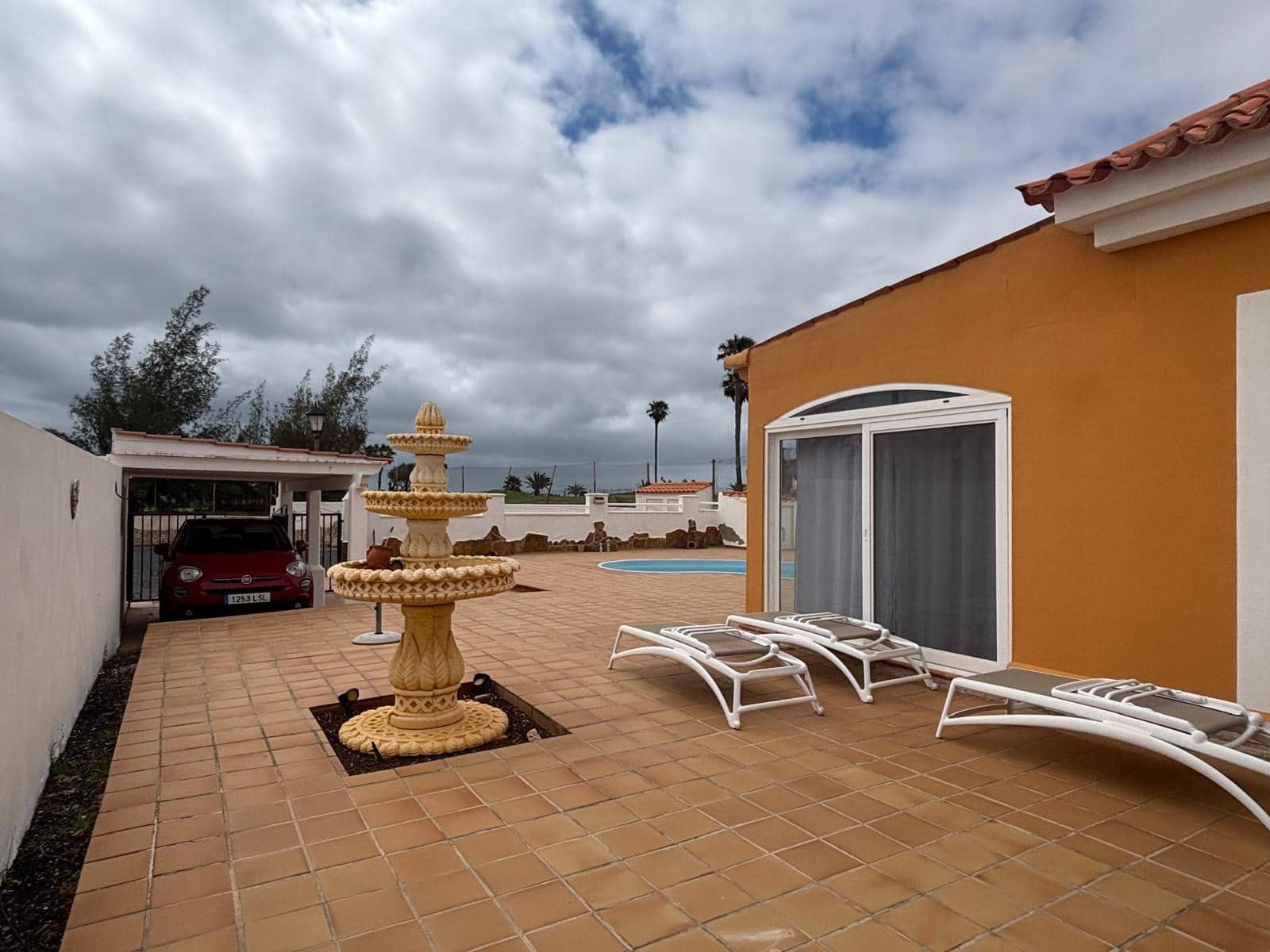 4 soverom Villa til salgs i Caleta de Fuste med svømmebasseng - € 410 000 (Ref: 9821194)