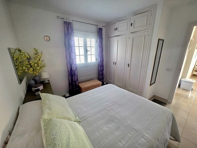 1 quarto Apartamento para venda em Costa de Antigua, Antigua com piscina - 135 000 € (Ref: 9844533)