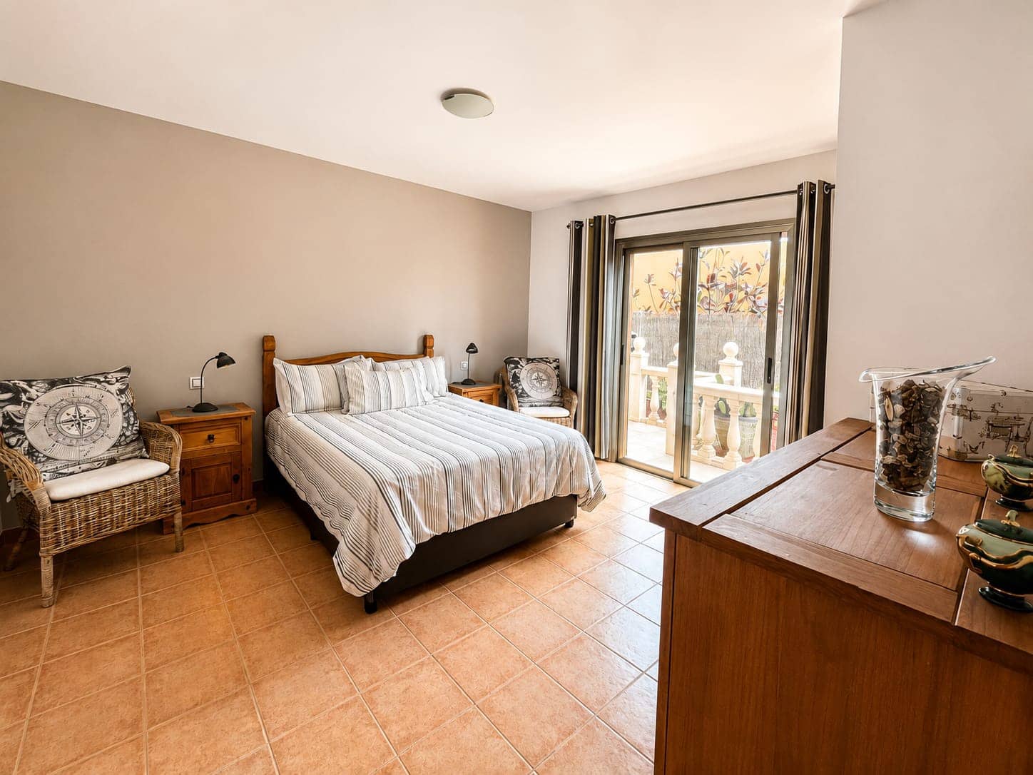 4 soveværelse Villa til salg i Caleta de Fuste med swimmingpool garage - € 675.000 (Ref: 9854549)