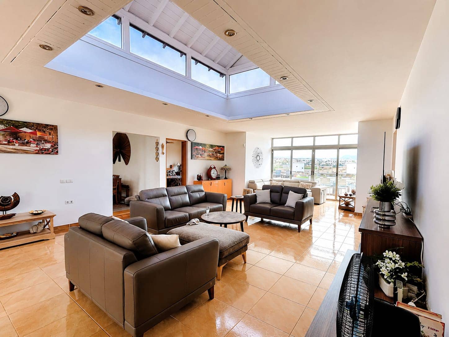 4 soveværelse Villa til salg i Caleta de Fuste med swimmingpool garage - € 675.000 (Ref: 9854549)