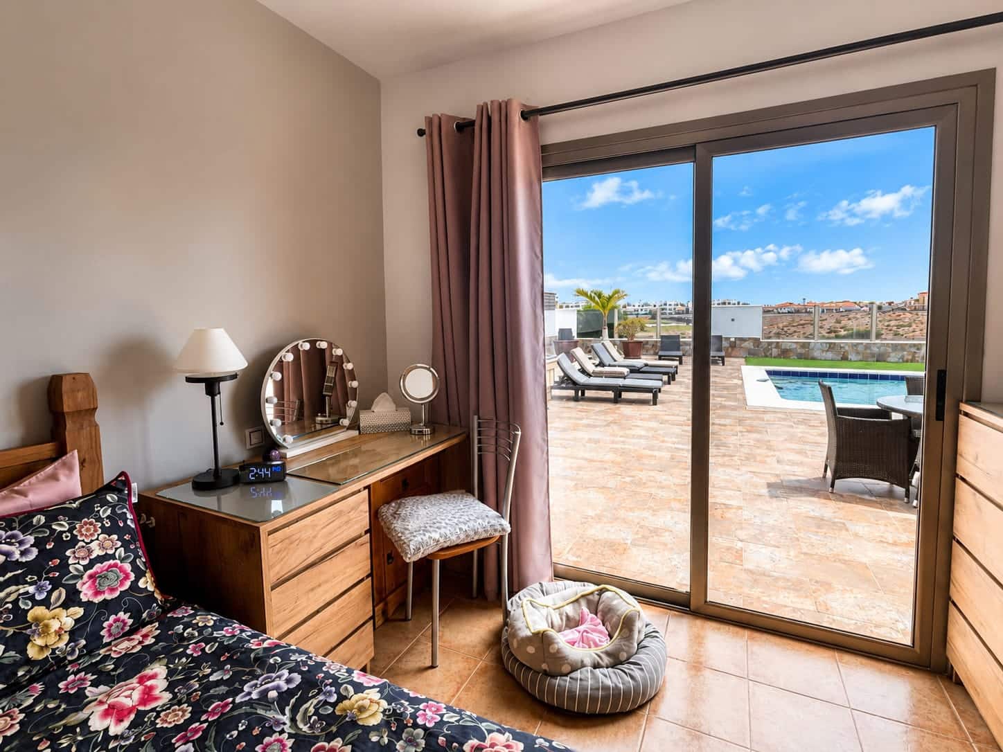 4 soveværelse Villa til salg i Caleta de Fuste med swimmingpool garage - € 675.000 (Ref: 9854549)