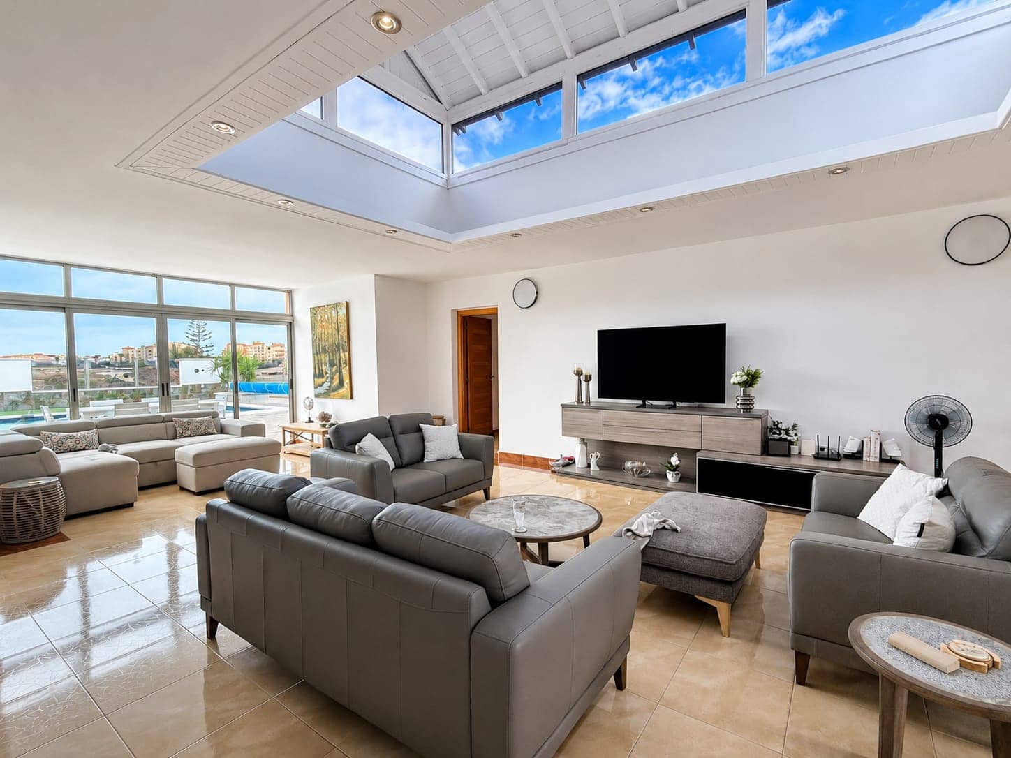 4 soveværelse Villa til salg i Caleta de Fuste med swimmingpool garage - € 675.000 (Ref: 9854549)