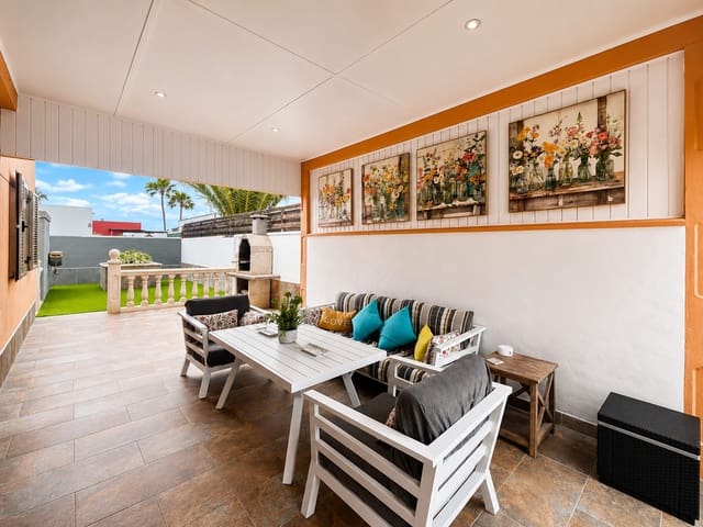 4 soveværelse Villa til salg i Caleta de Fuste, Antigua med swimmingpool garage - € 675.000 (Ref: 9854549)