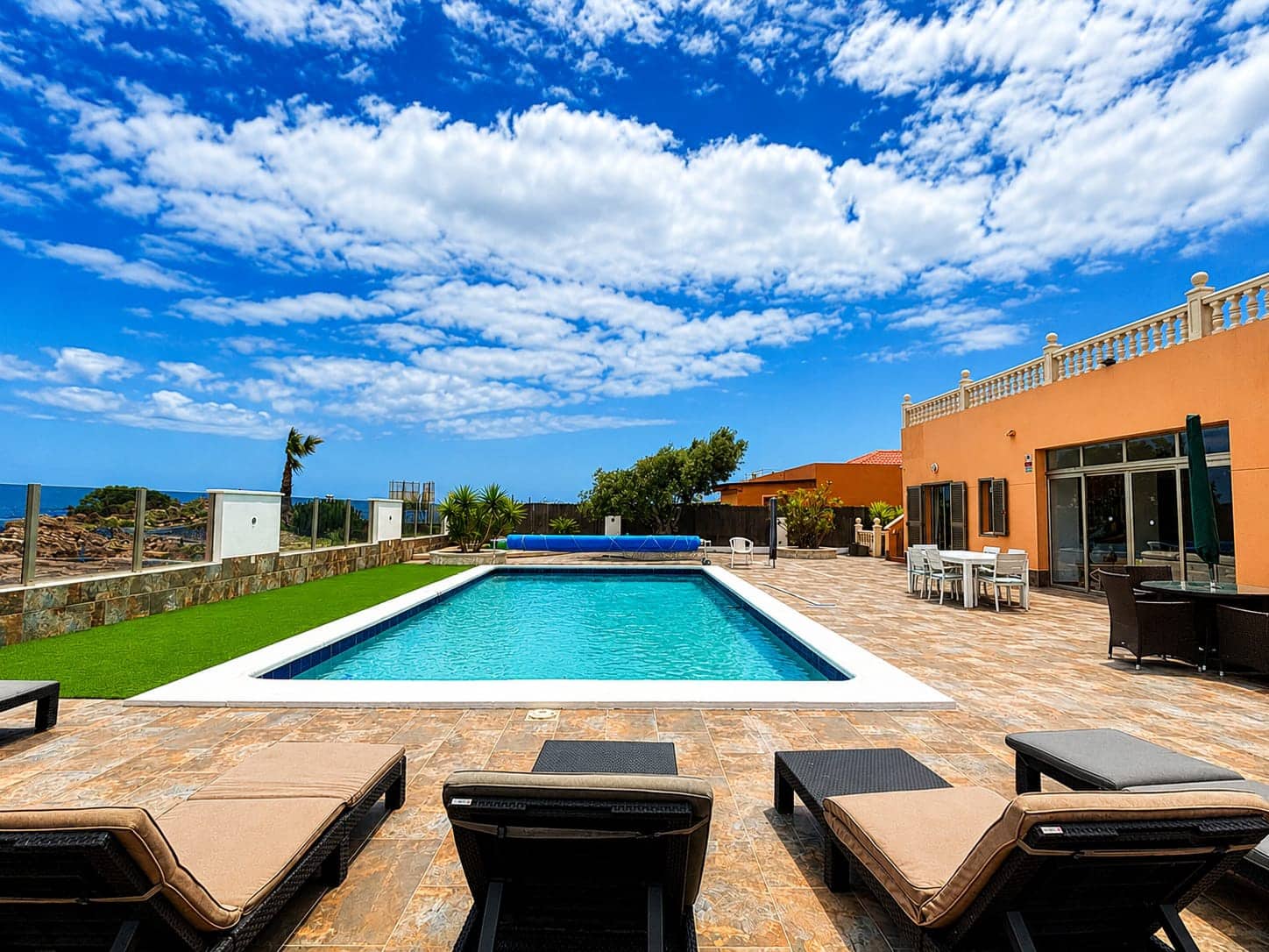 4 soveværelse Villa til salg i Caleta de Fuste med swimmingpool garage - € 675.000 (Ref: 9854549)