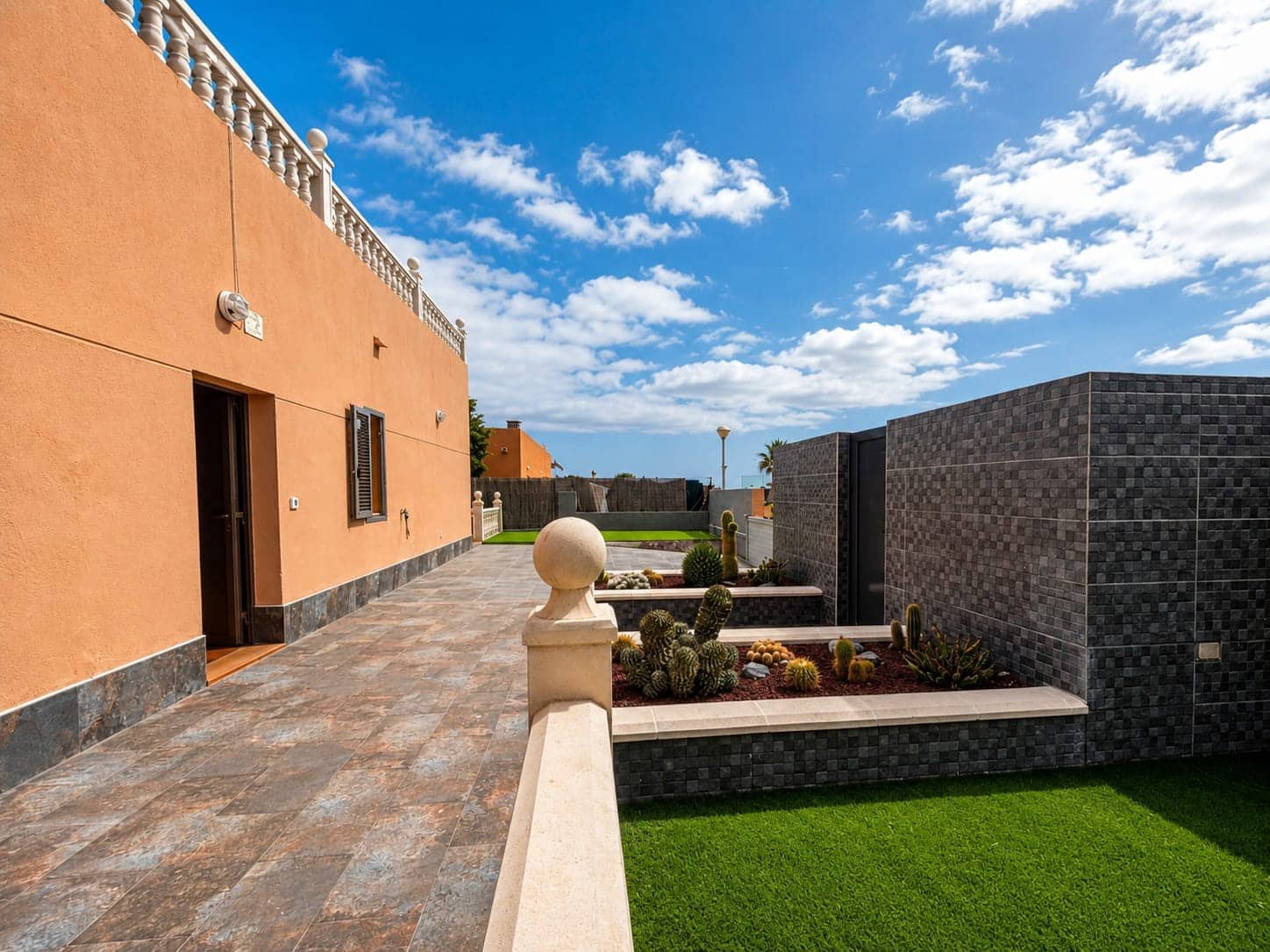 4 soveværelse Villa til salg i Caleta de Fuste med swimmingpool garage - € 675.000 (Ref: 9854549)