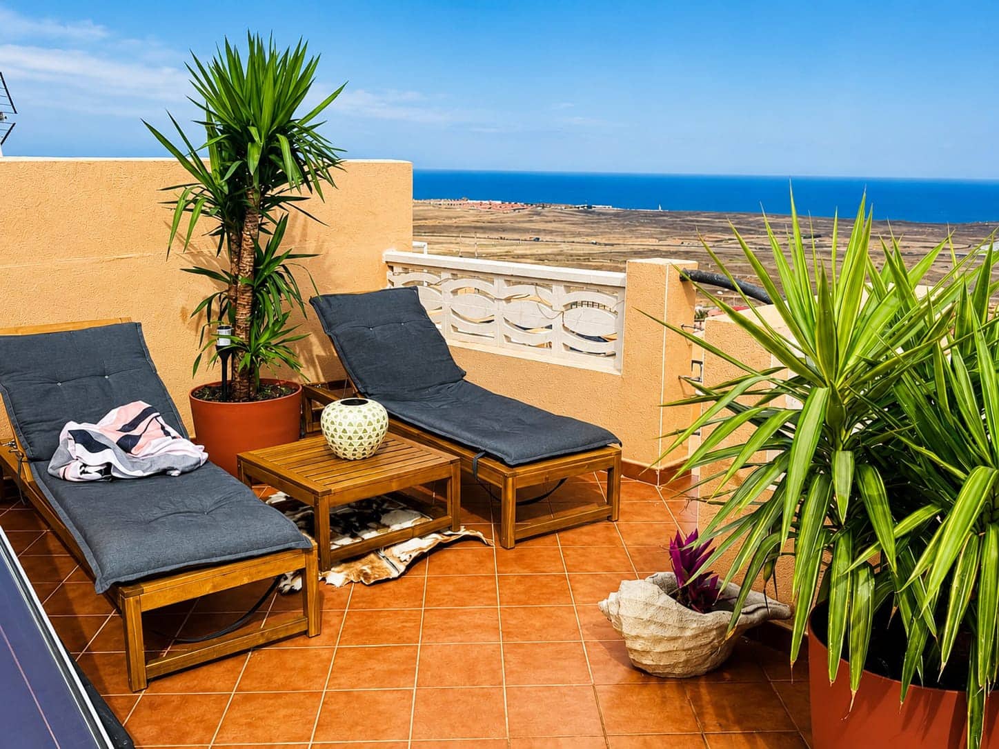 4 soveværelse Villa til salg i Caleta de Fuste med swimmingpool garage - € 675.000 (Ref: 9854549)