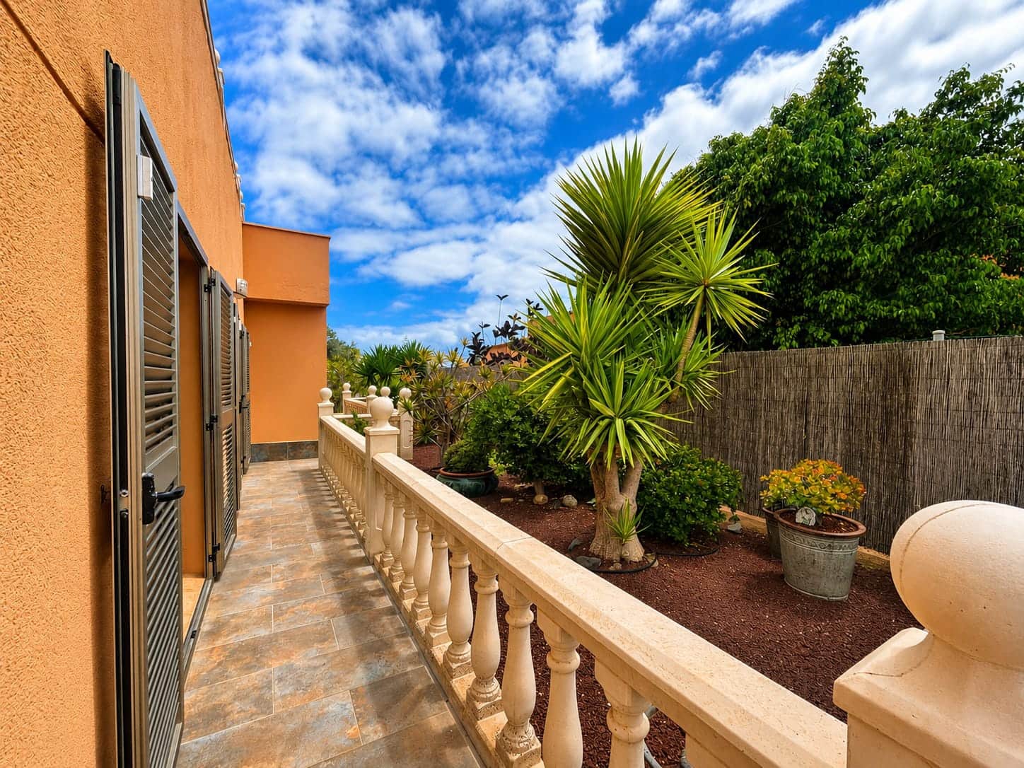 4 soveværelse Villa til salg i Caleta de Fuste med swimmingpool garage - € 675.000 (Ref: 9854549)