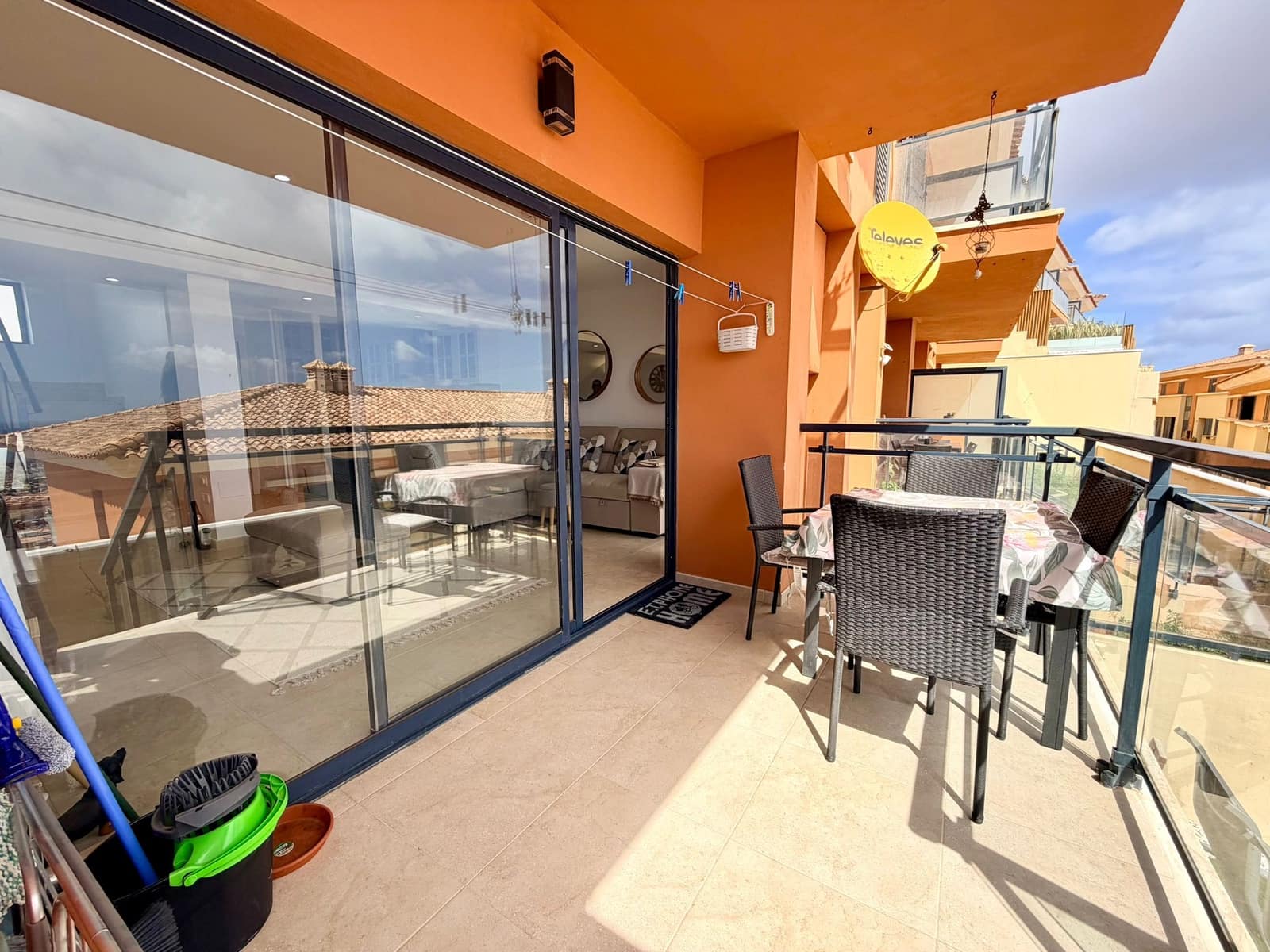 4 bedroom Apartment for sale in Caleta de Fuste with pool garage - € 315,000 (Ref: 9863611)