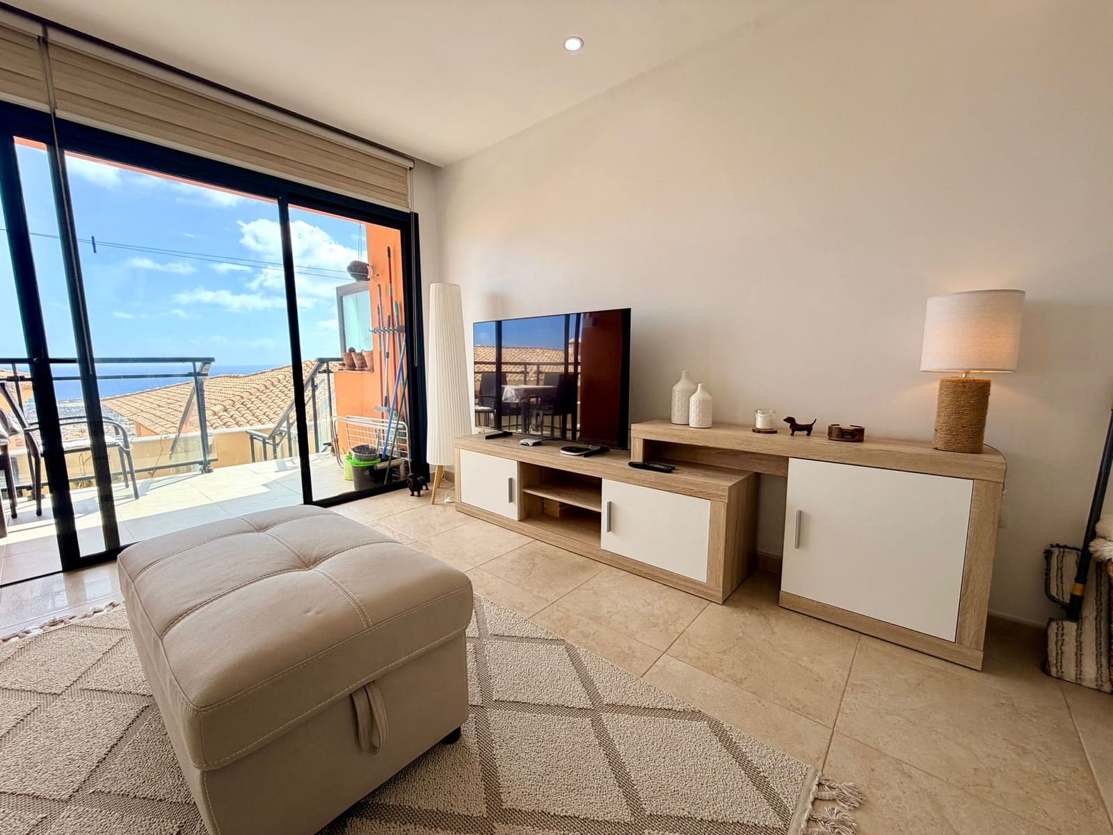 4 bedroom Apartment for sale in Caleta de Fuste with pool garage - € 315,000 (Ref: 9863611)