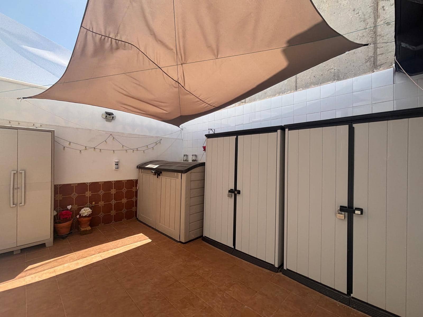 3 bedroom Apartment for sale in Caleta de Fuste with pool garage - € 249,000 (Ref: 9865882)
