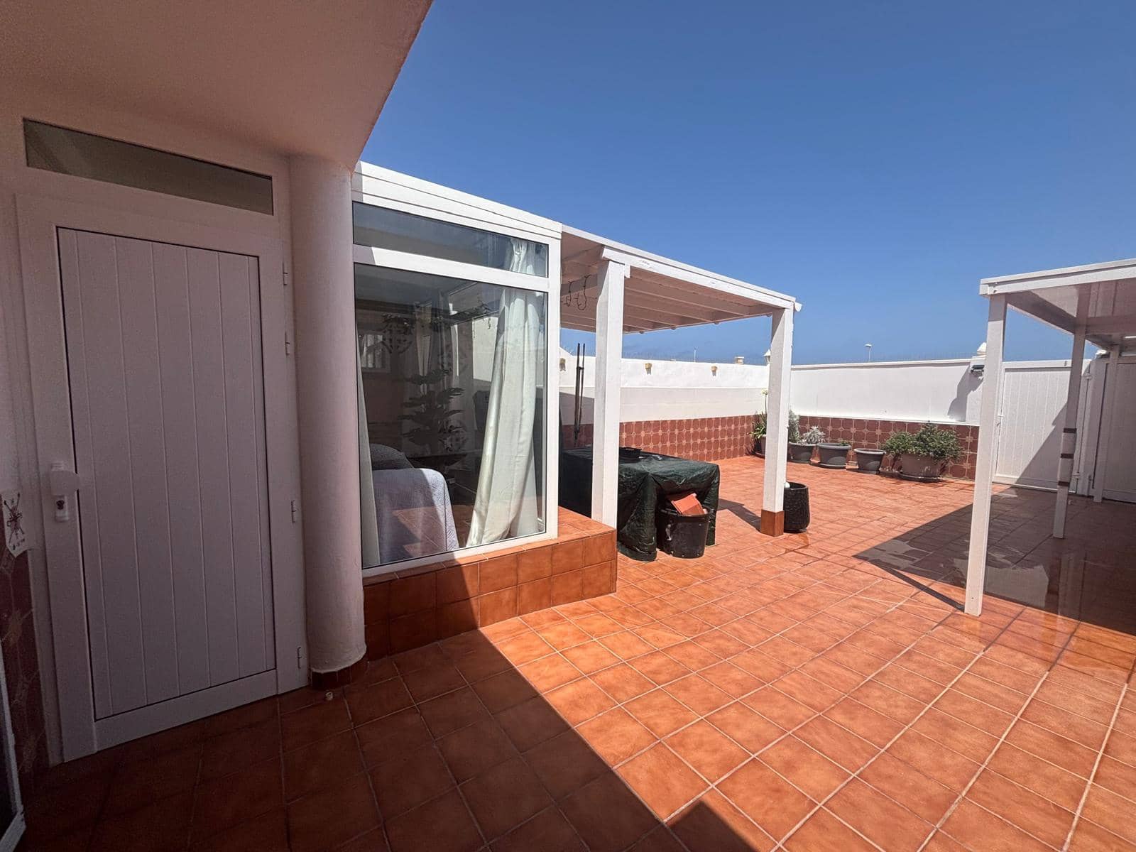 3 bedroom Apartment for sale in Caleta de Fuste with pool garage - € 249,000 (Ref: 9865882)
