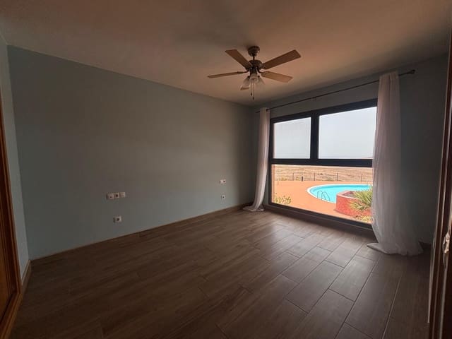3 soverom Hus til salgs i Caleta de Fuste, Antigua med svømmebasseng garasje - € 307 000 (Ref: 9866210)