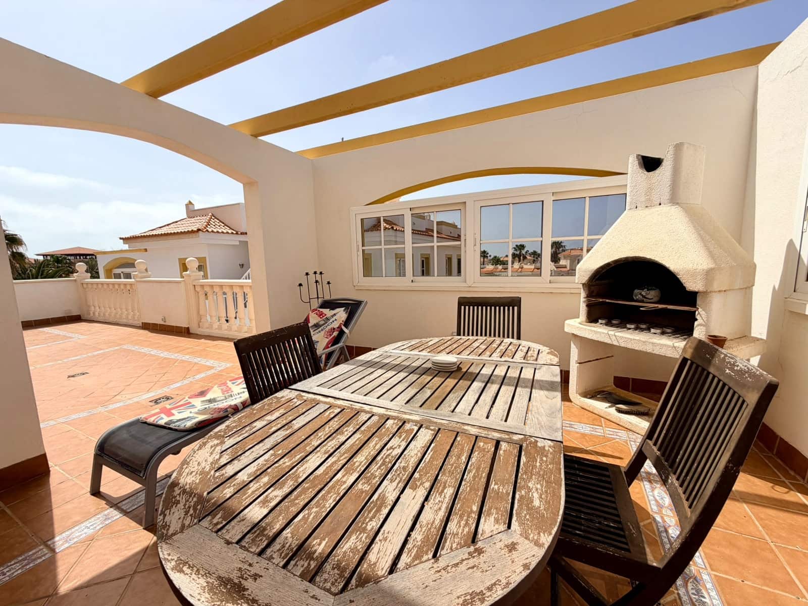 3 bedroom Apartment for sale in Caleta de Fuste with pool garage - € 297,000 (Ref: 9889329)