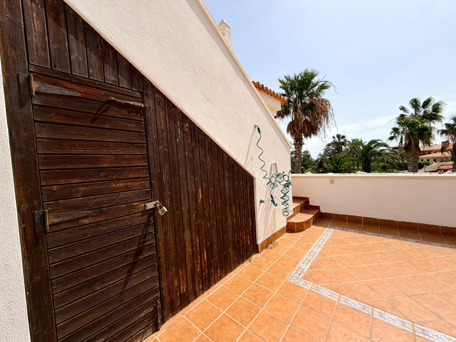 3 bedroom Apartment for sale in Caleta de Fuste with pool garage - € 297,000 (Ref: 9889329)