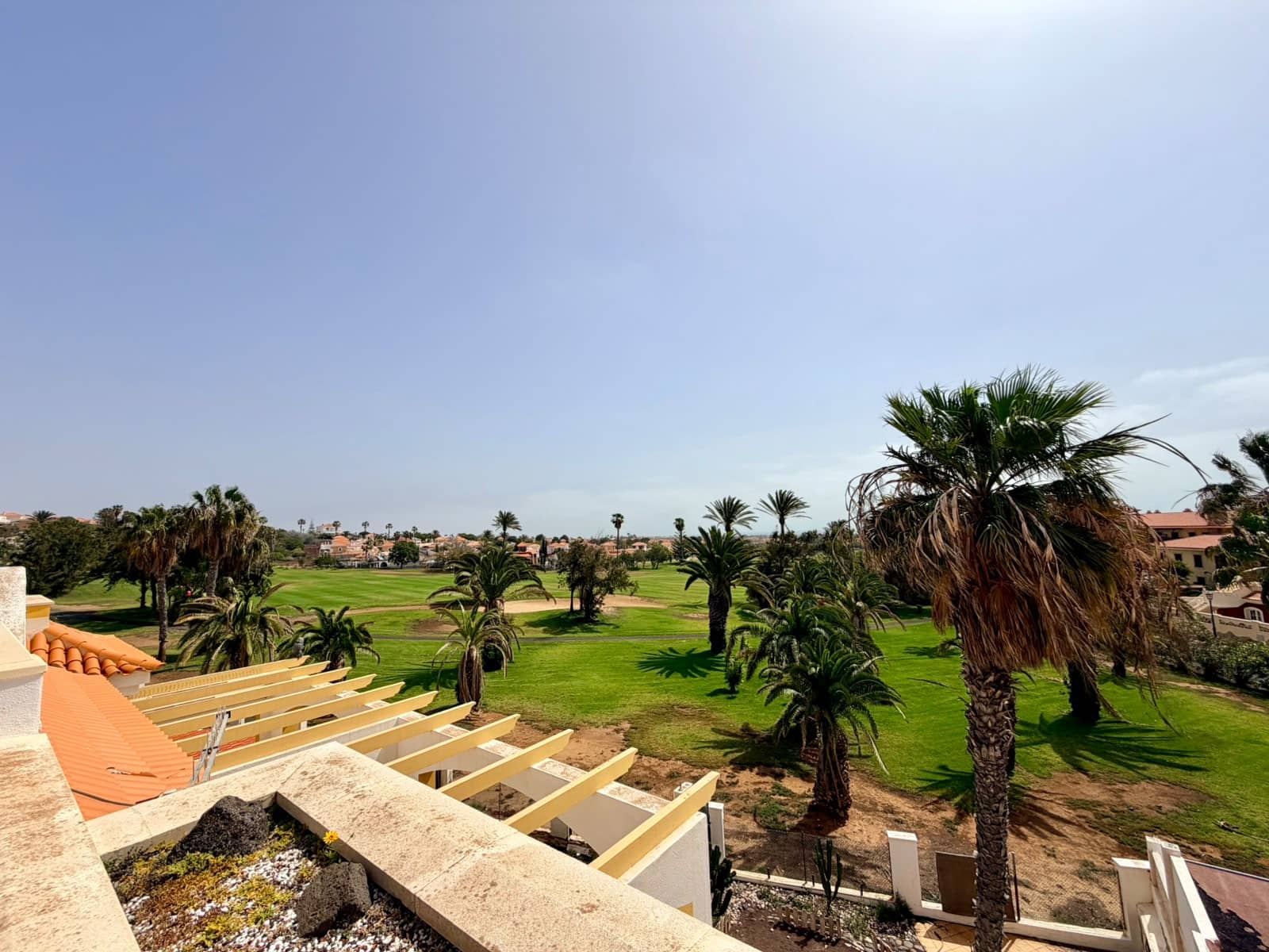 3 bedroom Apartment for sale in Caleta de Fuste with pool garage - € 297,000 (Ref: 9889329)