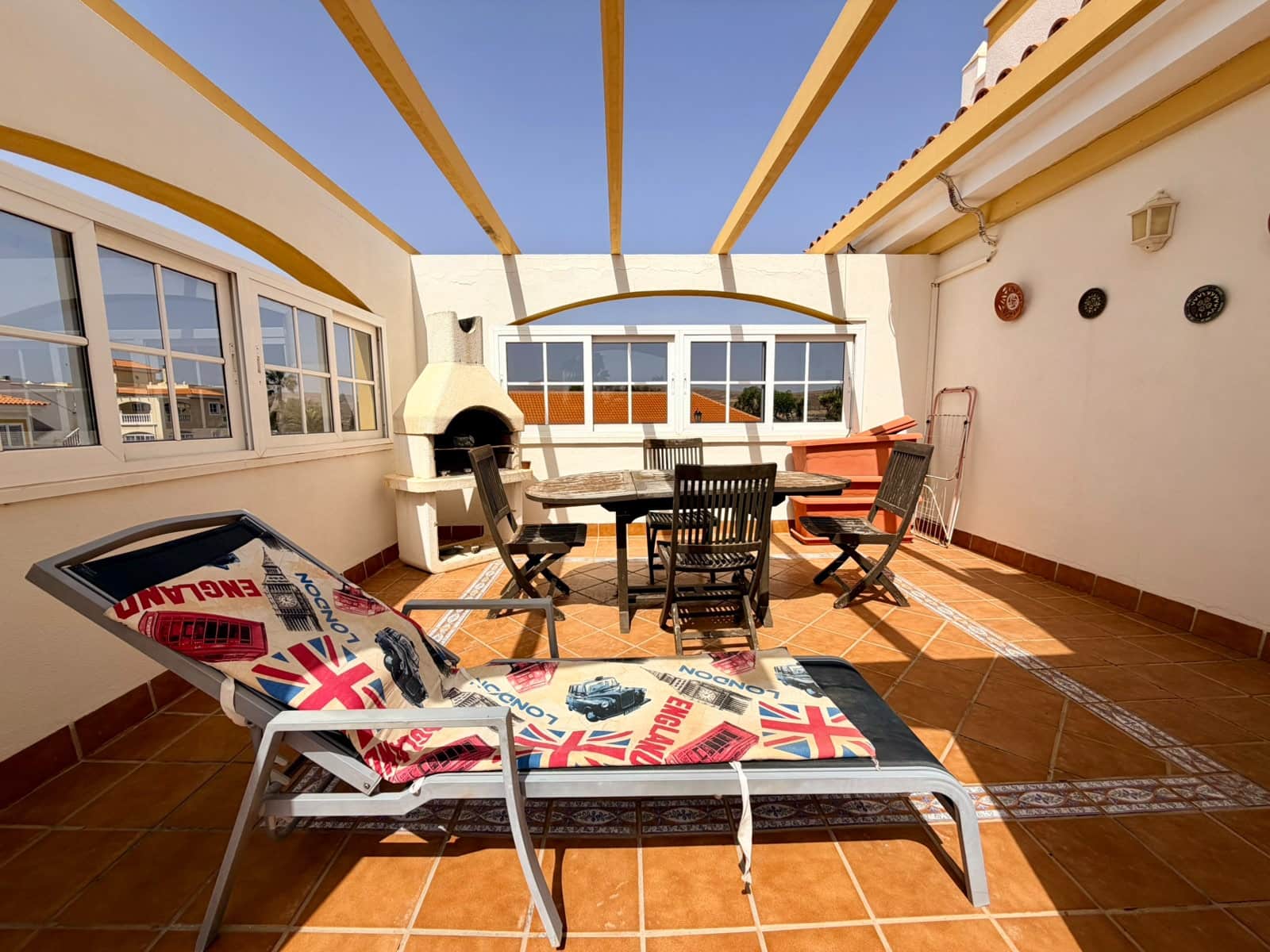 3 bedroom Apartment for sale in Caleta de Fuste with pool garage - € 297,000 (Ref: 9889329)