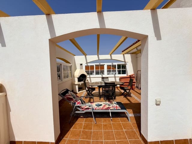 3 chambre Appartement à vendre à Caleta de Fuste, Antigua avec piscine garage - 297 000 € (Ref: 9889329)