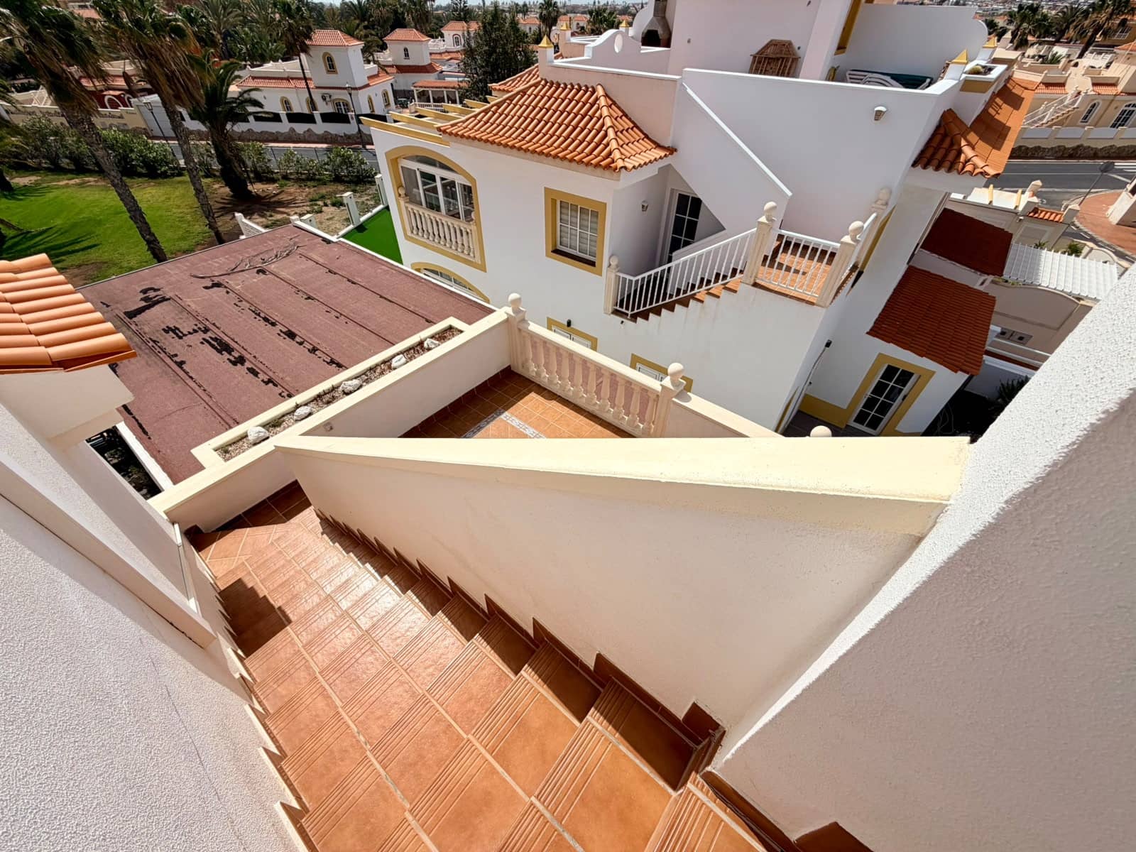 3 bedroom Apartment for sale in Caleta de Fuste with pool garage - € 297,000 (Ref: 9889329)