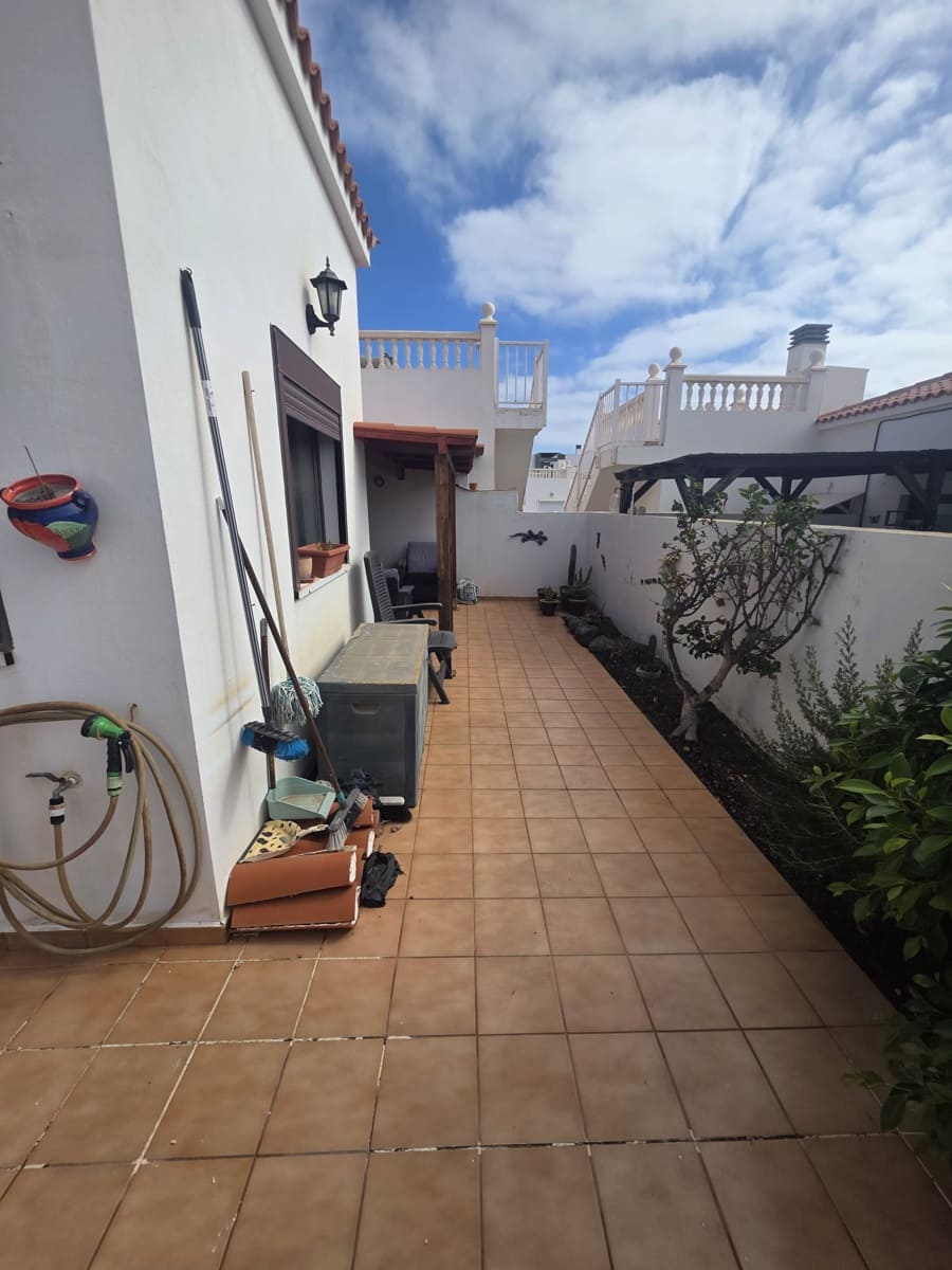 3 bedroom Villa for sale in Costa de Antigua with garage - € 299,000 (Ref: 9897194)