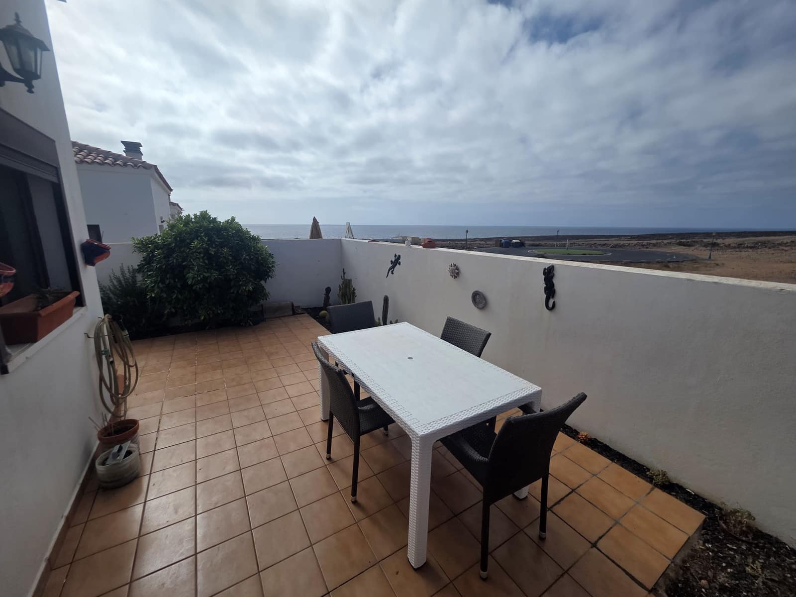 3 bedroom Villa for sale in Costa de Antigua with garage - € 299,000 (Ref: 9897194)