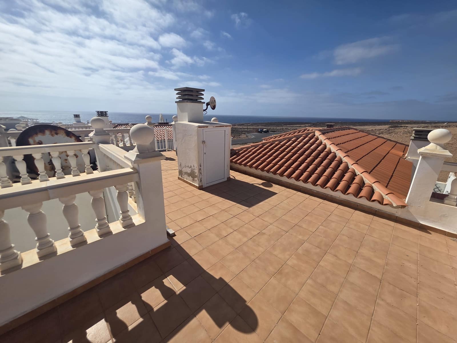 3 bedroom Villa for sale in Costa de Antigua with garage - € 299,000 (Ref: 9897194)