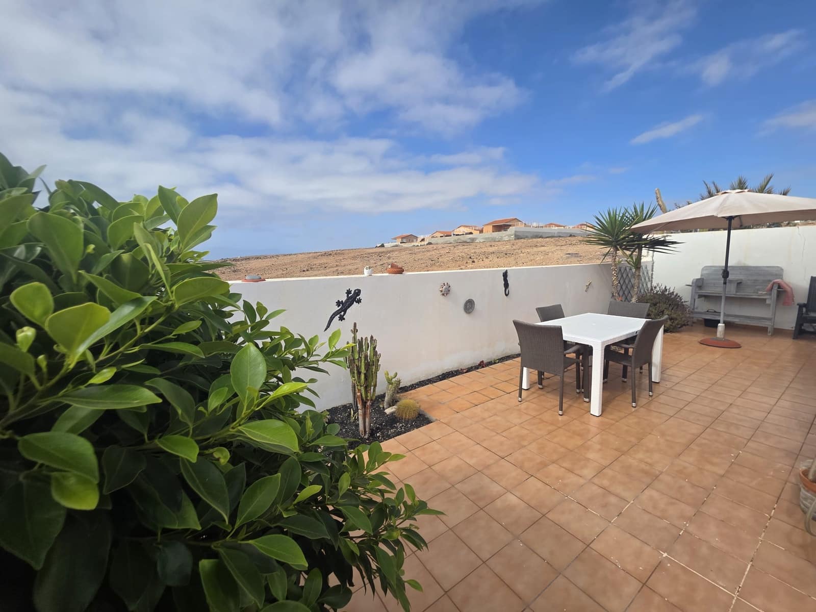 3 bedroom Villa for sale in Costa de Antigua with garage - € 299,000 (Ref: 9897194)