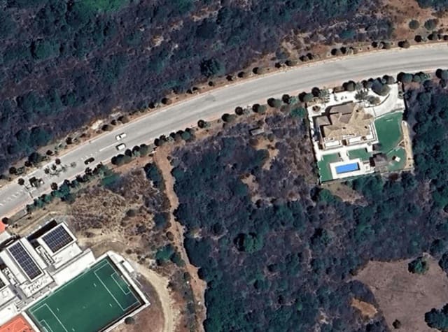 Mark till salu i Sotogrande, San Roque - 1 150 000 € (Ref: 10020418)