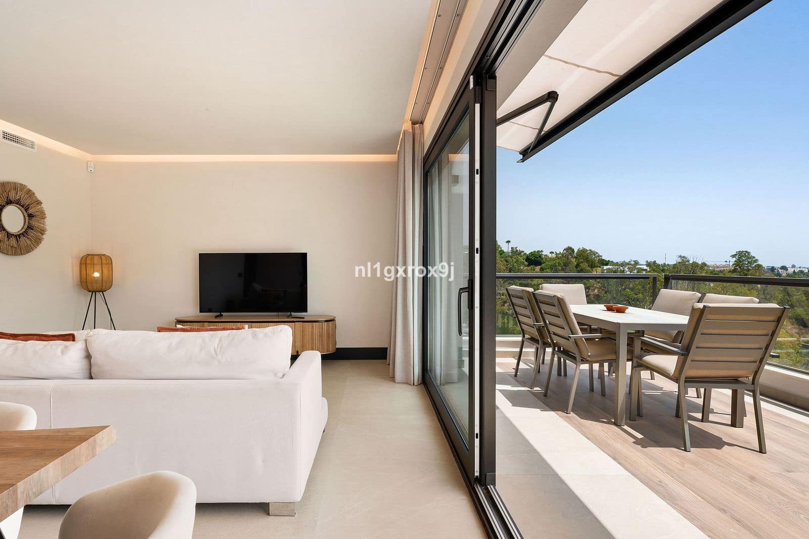 3 bedroom Penthouse for sale in Nueva Andalucia - € 1,330,000 (Ref: 10020419)