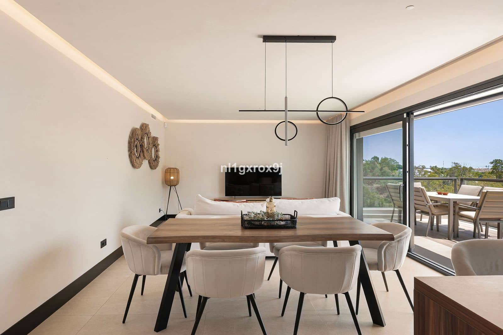 3 bedroom Penthouse for sale in Nueva Andalucia - € 1,330,000 (Ref: 10020419)
