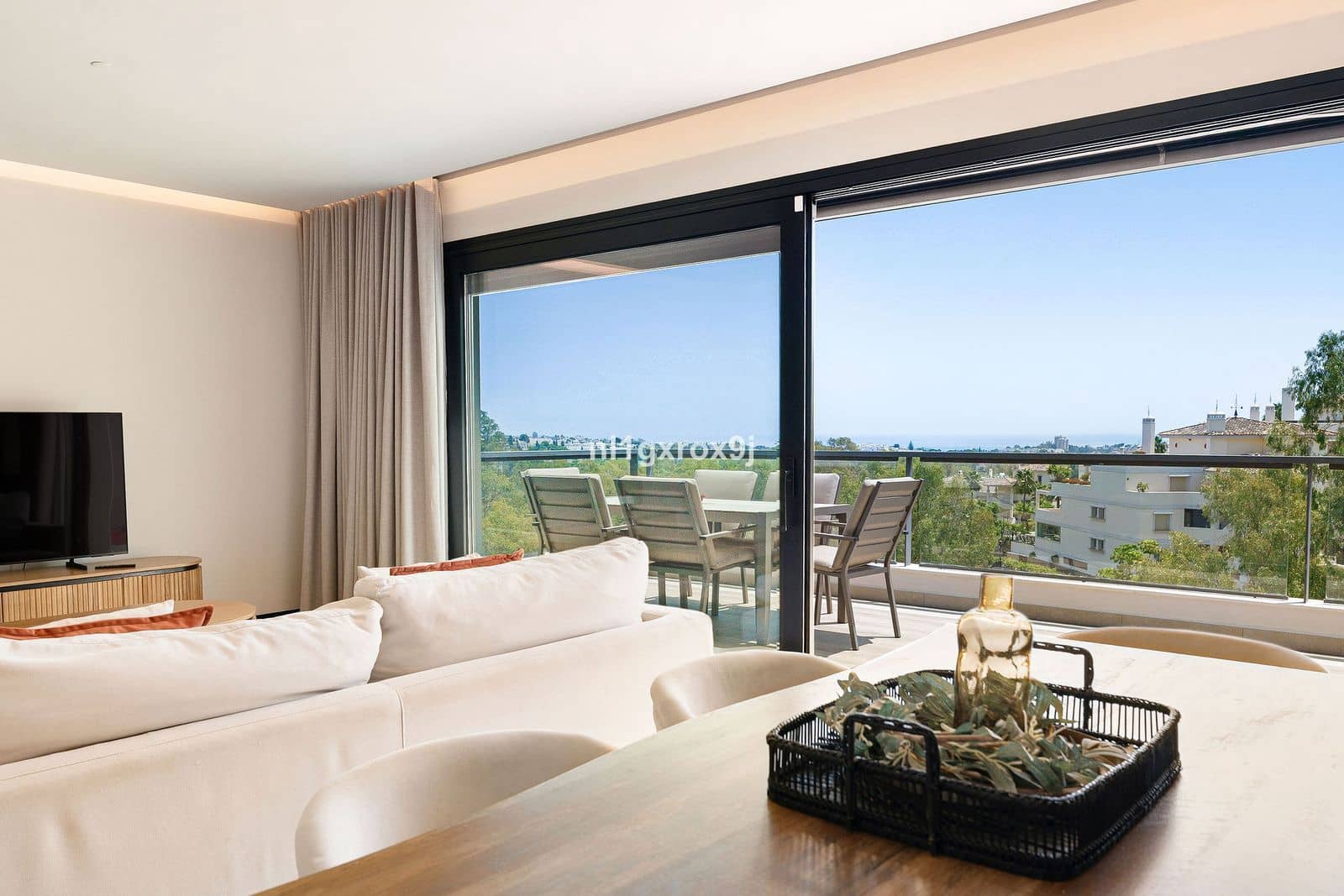 3 bedroom Penthouse for sale in Nueva Andalucia - € 1,330,000 (Ref: 10020419)