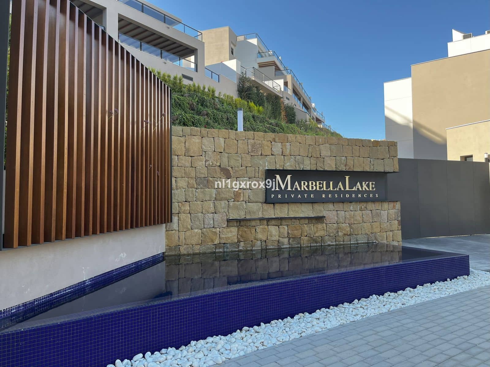 3 bedroom Penthouse for sale in Nueva Andalucia - € 1,330,000 (Ref: 10020419)