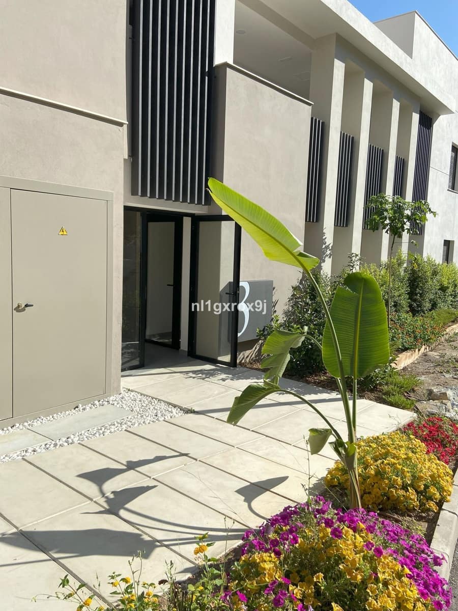 3 bedroom Penthouse for sale in Nueva Andalucia - € 1,330,000 (Ref: 10020419)