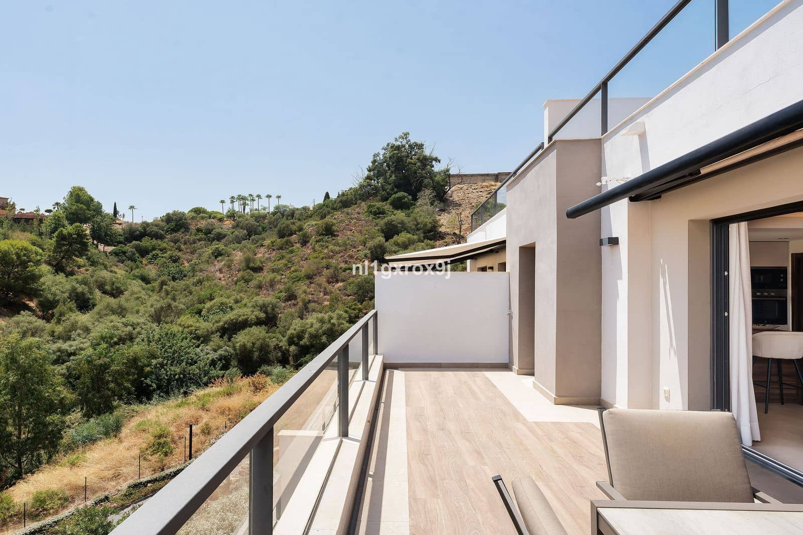 3 bedroom Penthouse for sale in Nueva Andalucia - € 1,330,000 (Ref: 10020419)