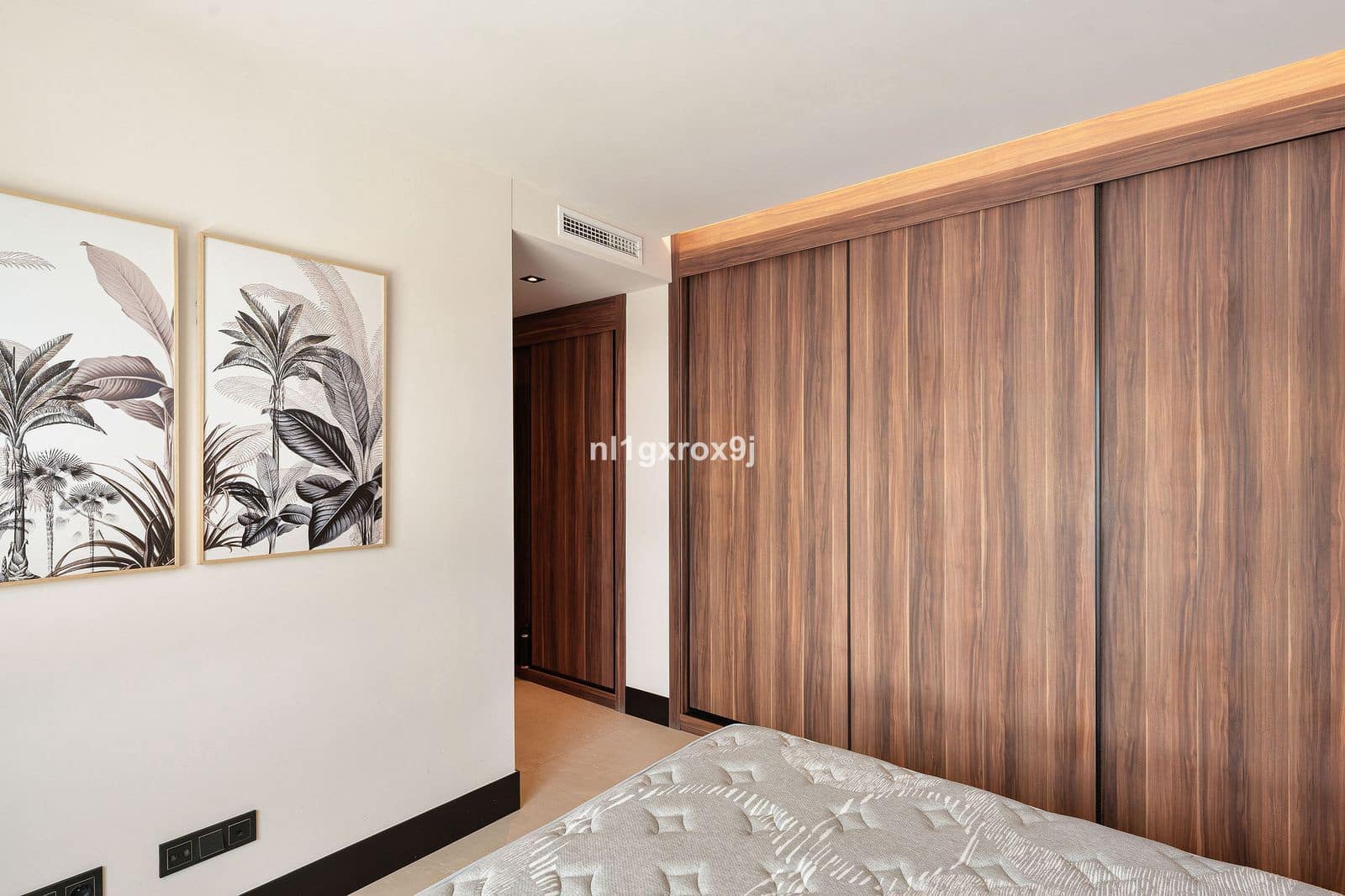 3 bedroom Penthouse for sale in Nueva Andalucia - € 1,330,000 (Ref: 10020419)