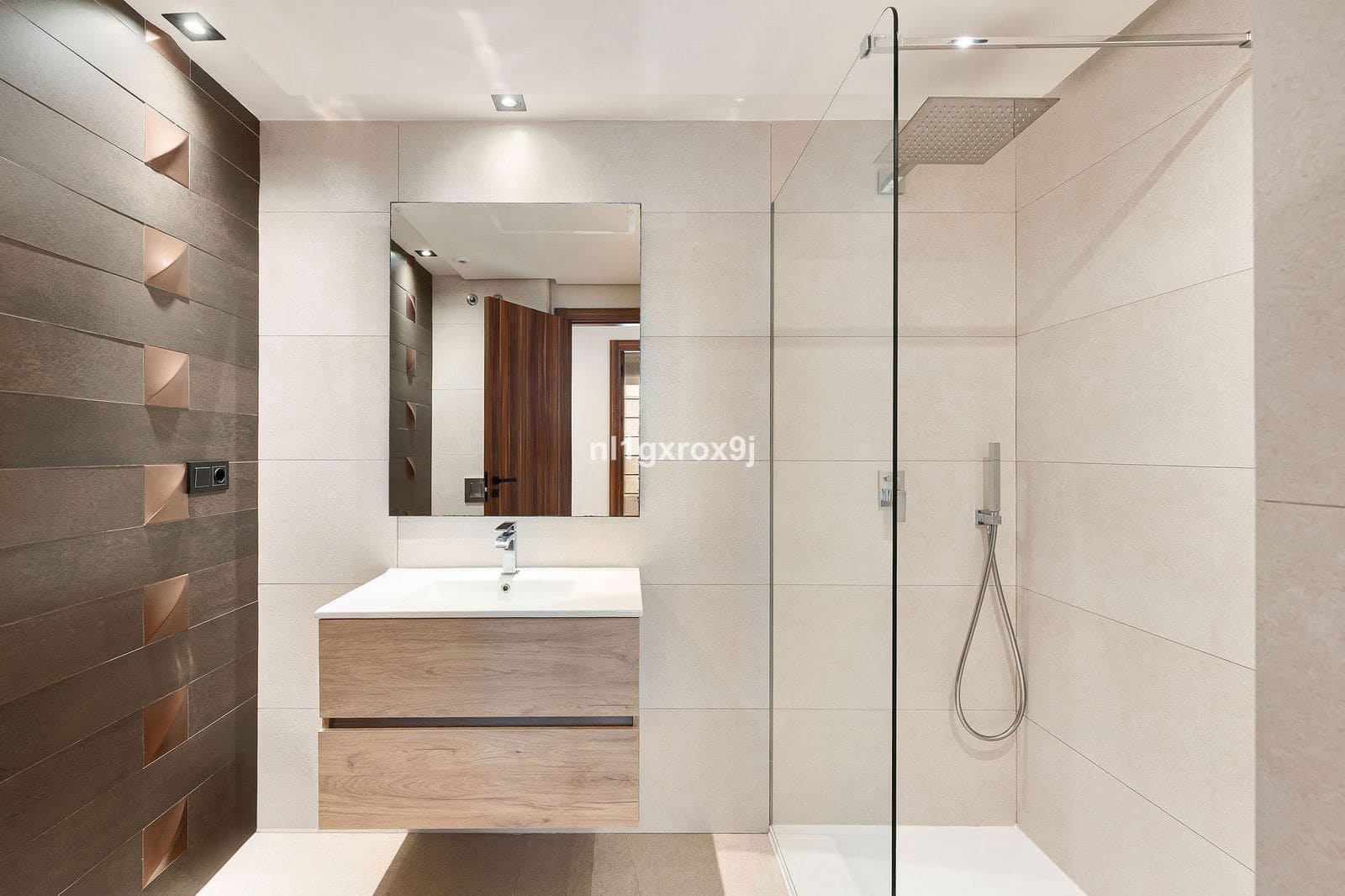 3 bedroom Penthouse for sale in Nueva Andalucia - € 1,330,000 (Ref: 10020419)